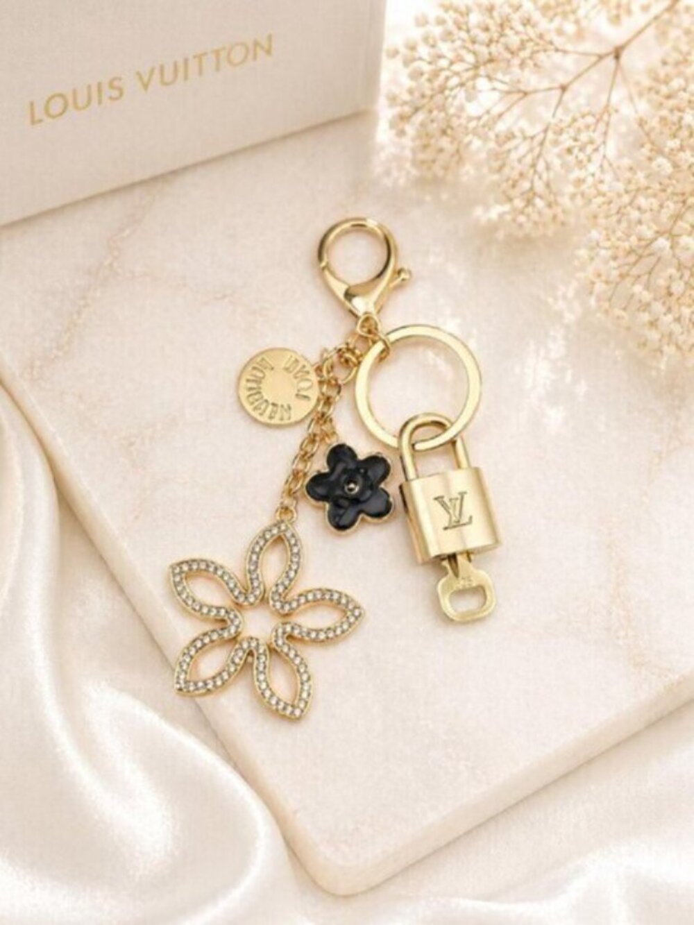 Authentic Louis Vuitton Gold Padlock 🔑 Unbranded Clover Keychain Bag Charm LV